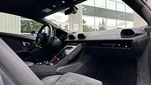 Huracán Tecnica 2023 de Lujo Usado, Volante a la Izquierda, Interior Oscuro, Asientos de Cuero - Product Image 2