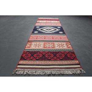 Alfombra Vintage Estilo Runner de 2.5x7.9 pies, Alfombra de Lana con Diseño de Plantas y Árboles en Rojo y Azul - Product Image 2