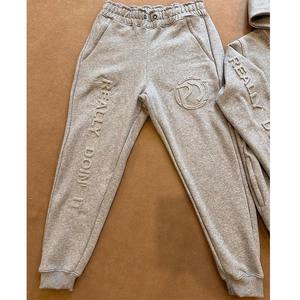 Survêtement de créateur en relief pour hommes, vêtements tendance Survêtement en relief pour hommes pour l'entraînement et les voyages - Product Image 2