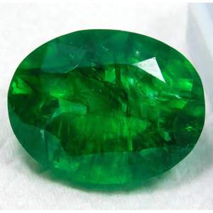 พลอยมรกตสีเขียวธรรมชาติจากโคลอมเบีย คุณภาพระดับ AAA+ รับรองคุณภาพ น้ำหนัก 10.25 กะรัต รูปทรงวงรี พลอยเม็ดเดี่ยว Gem233 - Product Image 2