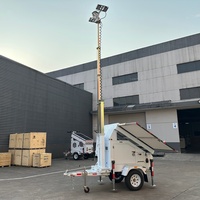 Tour d'éclairage solaire sur remorque de 7 m de haut avec batterie LiFePO4, fiable et résistante aux intempéries, pour l'éclairage d'événements sportifs