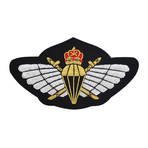 Insignias de chaqueta de bordado de alambre de lingotes personalizadas hechas a mano de alta calidad con logotipos 3D de alta calidad - Product Image 5