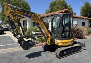 Mini-excavatrice sur chenilles de marque supérieure 4,2 tonnes XE35U avec godet standard de 0,12 m3, certifiée CE et EPA - Product Image 6