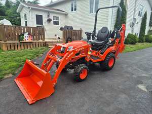 Tractor Subcompacto Kubota BX23S de 23 HP 4x4 en Oferta con Cargador y Retroexcavadora |   Mini Tractor 4X4 Más Vendido para Exportación - Product Image 6