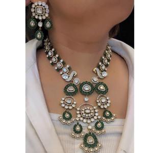 Ensemble de collier et boucles d'oreilles de qualité supérieure en or plaqué avec pierres de moissanite CZ doublet, collection de bijoux de mariage pour femmes - Product Image 1