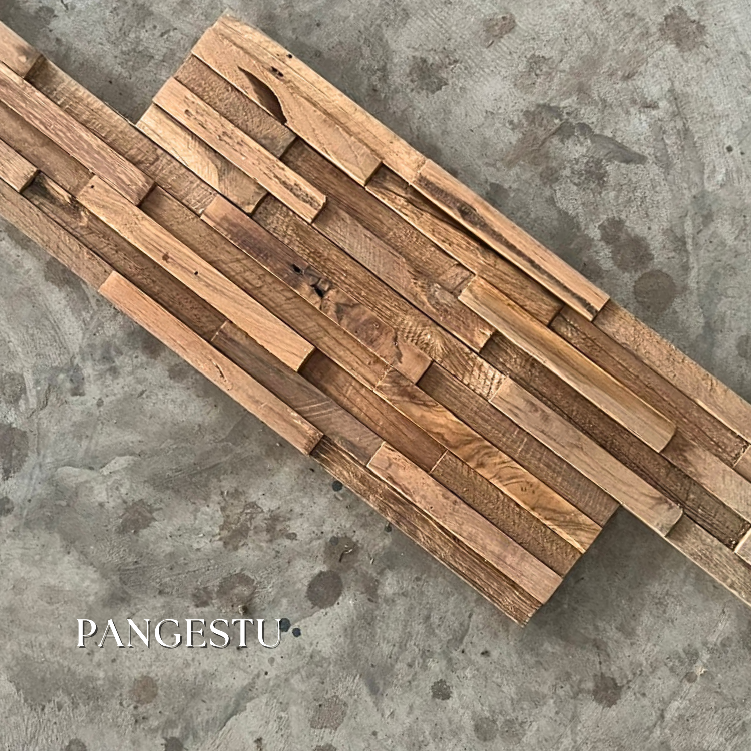 โทนสีไม้สักธรรมชาติ สีน้ำตาลอ่อน สีน้ำตาลกลาง ถึง สีน้ำตาลเข้ม