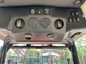 Tractor Usado HURLIMAN XN 708 con Tracción 2WD y 4WD, 75HP, 3400kg, 6001-8000 Horas - Product Image 2