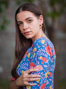 Robe en coton imprimée à la main Radha, style bohème, imprimé floral Ikat, longueur mollet - Product Image 2