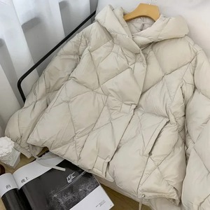 2024 invierno mujer corto con capucha diamante Puffer abrigo moda prendas de vestir forro de nailon soporte transpirable estampado grueso cálido ajuste suelto - Product Image 2