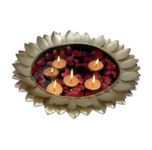 Estilo de lujo Metal Urli Diya Pack de 3 con latón para decoración interior del hogar Diwali Bowl Diya para decoración del hogar - Product Image 2