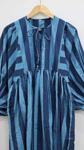 Haute qualité bleu marine rayé robe mi-longue Silhouette ample taille naturelle Floral col profond fermeture à cordes pour l'été décontracté - Product Image 3