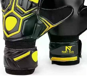 ถุงมือผู้รักษาประตูน้ำหนักเบาสไตล์ใหม่ออกแบบและโลโก้ตามต้องการ - Product Image 4