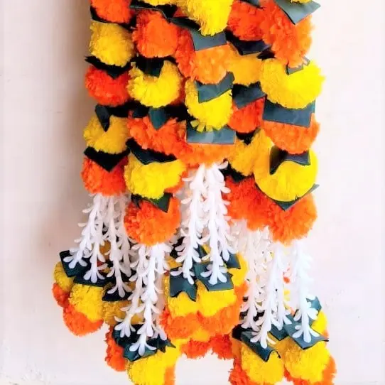 Guirlande de fleurs artificielles jaunes et oranges avec latkan