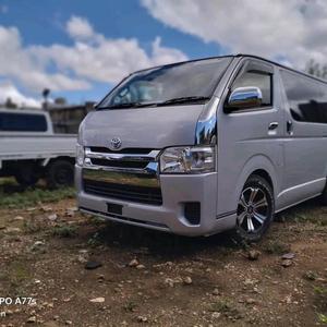 Expédition rapide Toyota Hiace Voitures d'occasion Frais et propres Assez utilisé Vitesse maximale sans accident en stock à vendre - Product Image 5