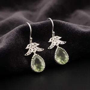 Boucles d'oreilles pendantes de luxe bohèmes en argent sterling 925 pour femme, motif géométrique, améthyste verte sertie clos, faites à la main - Product Image 1