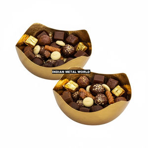 Bol à chocolat de qualité supérieure en or martelé de forme incurvée, bol de service en métal vintage pour les événements et les cadeaux d'occasion spéciale - Product Image 2