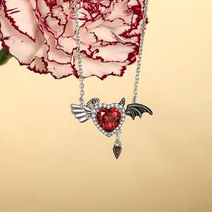 Collier Jeulia Ailes d'Ange et de Démon en Titane avec Perle - Product Image 4