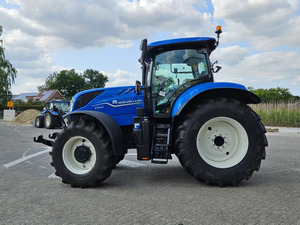 Tractor NEW HOLLANDS Serie T7, Modelo T7.210, 4WD, 160HP, Alta Productividad para Uso Agrícola, Bomba de Caja de Cambios, Garantía de 4 Años - Product Image 3