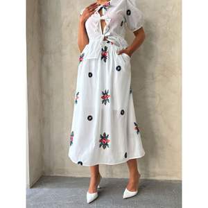 Falda de Voile Bordada Color Crema - Vestidos Casuales - Product Image 2