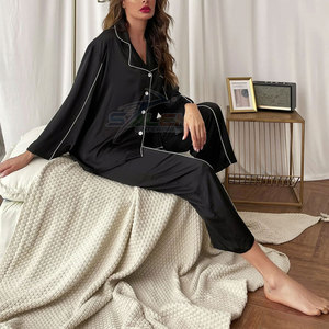 Ensemble de pyjama 2 pièces en soie/polyester décontracté pour femmes avec haut boutonné et pantalon long respirant et écologique - Product Image 2