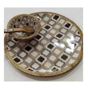 Plat rond émaillé en bois de manguier et assiettes de qualité artisanale pour la cuisine de bébé vente en gros de plateaux de service de l'Inde - Product Image 4