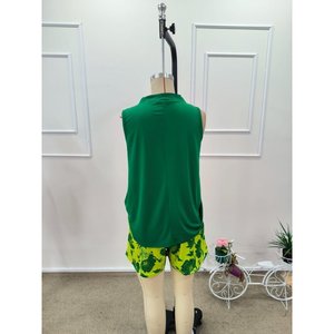 Ensemble deux pièces pour femmes Jane's : chemisier à bretelles et col en V couleur sable et short à motifs, tenue d'été décontractée pour adultes - Product Image 6