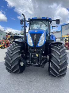 Tracteur à chenilles d'occasion Holland T7.235, 235 CV, moteur FPT, 4 roues motrices avec transmission par engrenages et composants principaux - Product Image 2