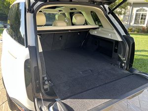 Range Rover Sport P530 SE 2023, 150 Miles, V8 Bi-Turbo, Transmission Intégrale, Sièges en Cuir Premium, ACC, Jantes R21, Conduite à Gauche, à Vendre - Product Image 3