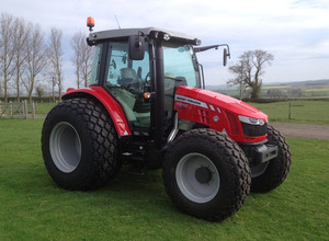 Tractores Massey Ferguson 5711 Usados en Buen Estado, Motor de 70HP, Bomba de Engranajes, Caja de Cambios, Rodamientos, Motor - Origen Dinamarca, 3000kg en Stock - Product Image 2