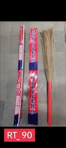 Escobas Industriales de Alta Resistencia de 42 Pulgadas para Limpieza en Seco de Pisos, Mango de Plástico y Fibra de Coco - Product Image 5