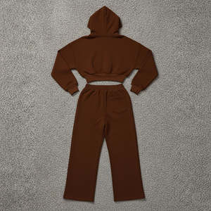 Ensemble de survêtement sportif personnalisé à prix imbattable pour femme – Deux pièces : pantalon de jogging et sweat à capuche - Product Image 6