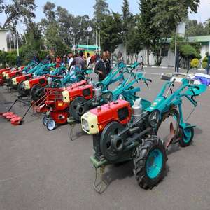 Mini Tractor agrícola de dos ruedas de calidad superior, bomba eficiente, fuente de alimentación barata, núcleo de motor para una agricultura eficaz, entrega rápida - Product Image 3