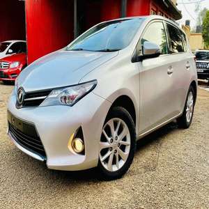 Toyota Auris bastante usado mejor precio Venta caliente precio barato en stock sin historial de accidentes para la venta - Product Image 1