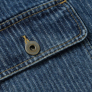 แจ็คเก็ตยีนส์ทรงทรัคเกอร์สำหรับผู้ชาย สไตล์คลาสสิก เสื้อผ้าขายส่ง แจ็คเก็ตยีนส์ผ้าฝ้ายพรีเมียมสำหรับผู้ชาย ระบายอากาศได้ดี ชุดลำลอง ผู้จัดจำหน่าย - Product Image 4