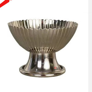 Cuenco de servicio decorativo de metal con acabado dorado de calidad increíble para restaurante y bar de hotel - Product Image 5