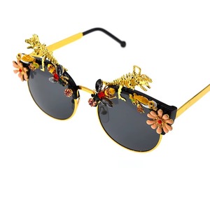 Gafas de sol fantásticas que reflejan la luz de forma hermosa, perfectas para pistas de baile, eventos nocturnos y fiestas vibrantes de KHOOSI - Product Image 6