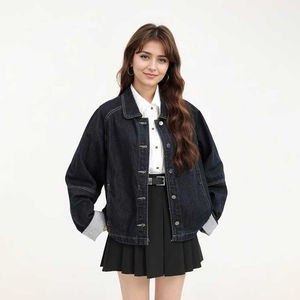 Veste en denim brut d'hiver pour femmes sur mesure avec boutons recouverts Respirante et écologique Vente en gros d'usine - Product Image 3