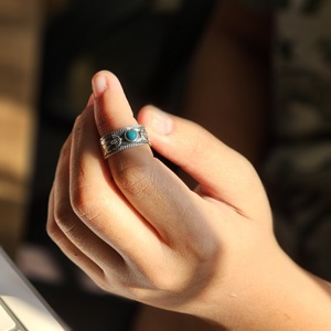 Bague en argent léger avec pierre précieuse abeille pierre d'abeille turquoise pour les mariages et les fêtes - Product Image 4