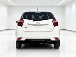 Toyota <span class=keywords><strong>Yaris</strong></span> L 1.5L Gasolina Hatchback LHD 2019 Usado Euro VI 25001-50000 Millas 100-150 CV 100-200 Nm Automático Asientos de Cuero - Product Image 5