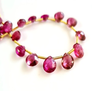 Pierre précieuse tourmaline rubellite naturelle Briolette à facettes en forme de coeur perles de pierre rose certifiées par des tiers - Product Image 4