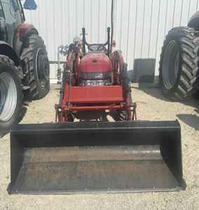 Tracteur utilitaire compact Case IH Farmall 35C 35HP 4WD, machine agricole diesel - Product Image 2