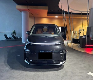 IIVC I380 2025, Van de 8 Asientos, Tracción en las Cuatro Ruedas, Batería de Litio R18, Asientos de Cuero, Techo Panorámico, Faros LED, Portaequipajes de Techo de Aleación de Aluminio - Product Image 1