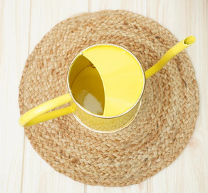 Regaderas modernas amarillas, riegan los hermosos accesorios de jardín de su mundo del arte de regar macetas y macetas - Product Image 4