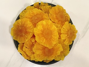 Rodajas de piña secas suaves, bocadillo de fruta tropical masticable de exportación de Vietnam - Product Image 3