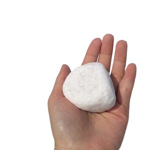 Pierres naturelles de galets blancs dégringolés Fournisseur de jardin Vietnam - Product Image 1