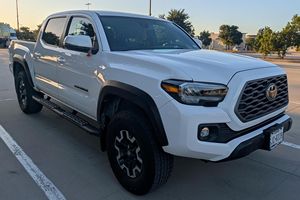 Auto Usado Confiable, Toyota Tacoma TRD Off-Road Doble Cabina 4x4, Año 2022 - Product Image 2