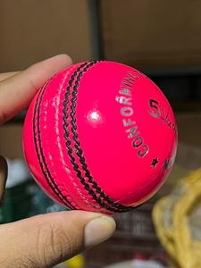 Pelotas de Cricket de Cuero Rosa de Alta Calidad de 5.5 oz, Marca JAWAS SPORTS, Tamaño y Logotipo Personalizables, Peso Oficial, Venta al por Mayor - Product Image 6