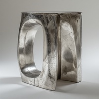 Table console artistique moderne en aluminium socle sculptural torsadé finition argent poli meubles de salon de luxe décor
