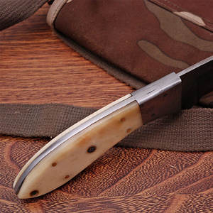 มีดสกินเนอร์เหล็กดามัสกัสทำด้วยมือพร้อมที่จับที่สะดวกสบายสำหรับการล่าสัตว์การถลกหนังและกิจกรรมกลางแจ้ง - Product Image 4