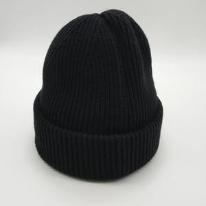 Bonnet en tricot noir personnalisé pour hommes femmes Bonnet d'hiver côtelé en acrylique épais avec manchette pliée et patch avant vierge - Product Image 3